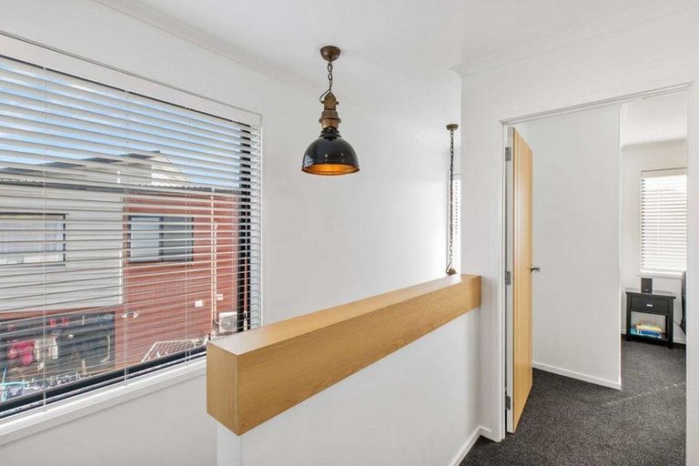 Photo of property in 1 Fermi Lane, Papakura, 2110