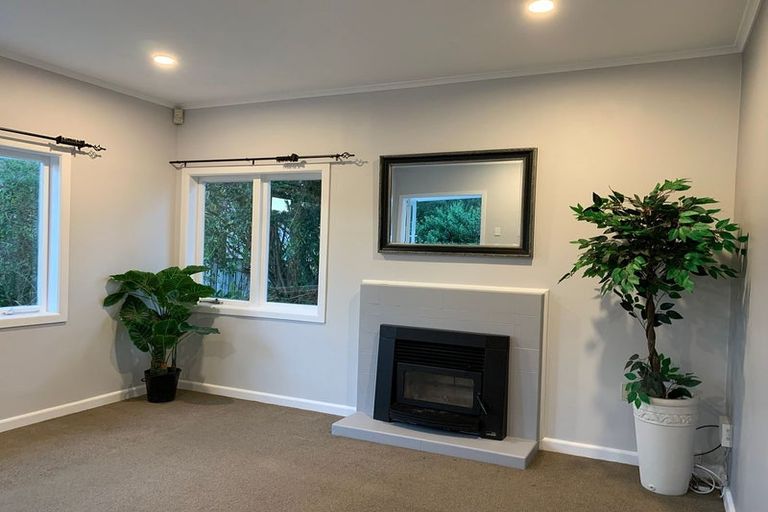 Photo of property in 70 Savoy Road, Glen Eden, Auckland, 0602