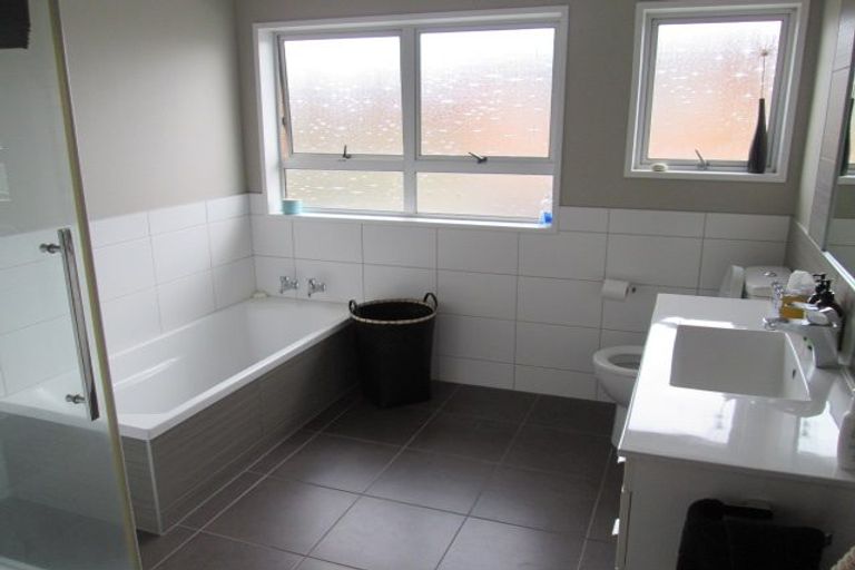 Photo of property in 4 Sunny Bay Road, Matua, Tauranga, 3110