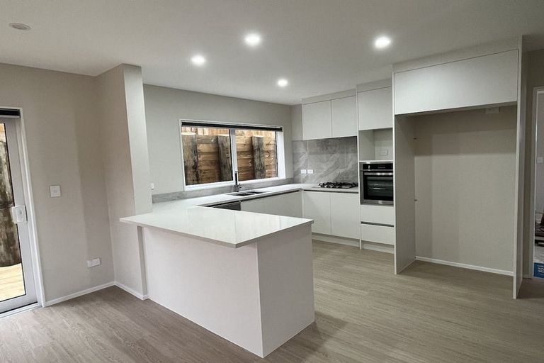 Photo of property in 28d Halberg Street, Glenfield, Auckland, 0629