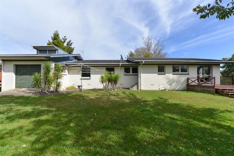 Photo of property in 11 Campbell Place, Pukehangi, Rotorua, 3015