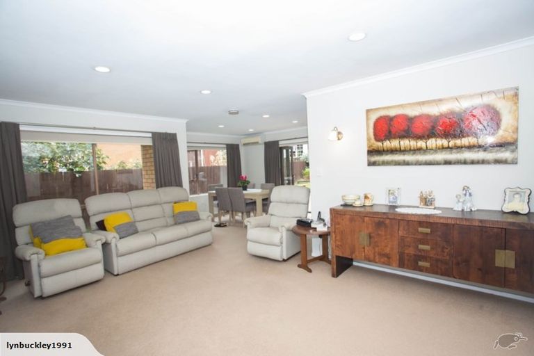 Photo of property in 2 Matuhi Rise, Henderson, Auckland, 0612