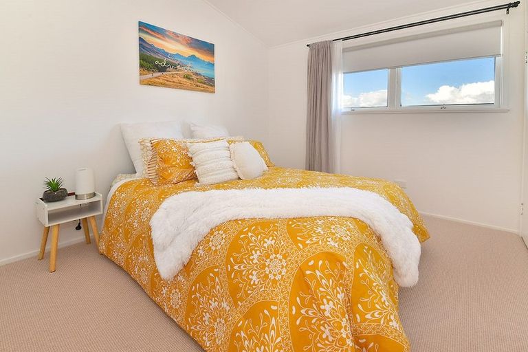 Photo of property in 21 Shine Road, South Head, Helensville, 0874