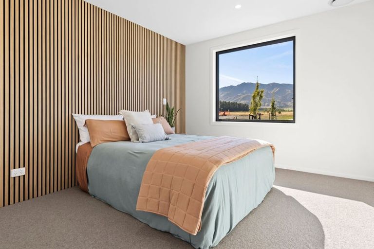 Photo of property in 32 Gillespie Street, Lake Hawea, 9382