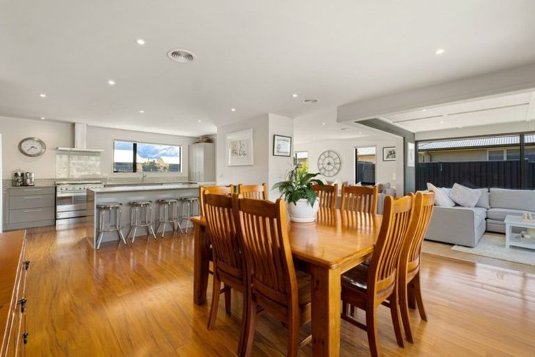 Photo of property in 21 De Bettencor Place, Mount Pisa, Cromwell, 9383