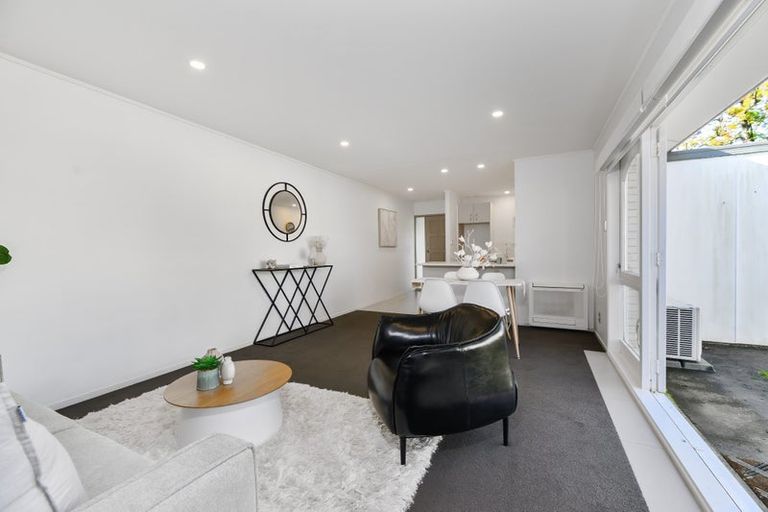 Photo of property in 28 Matuhi Rise, Henderson, Auckland, 0612