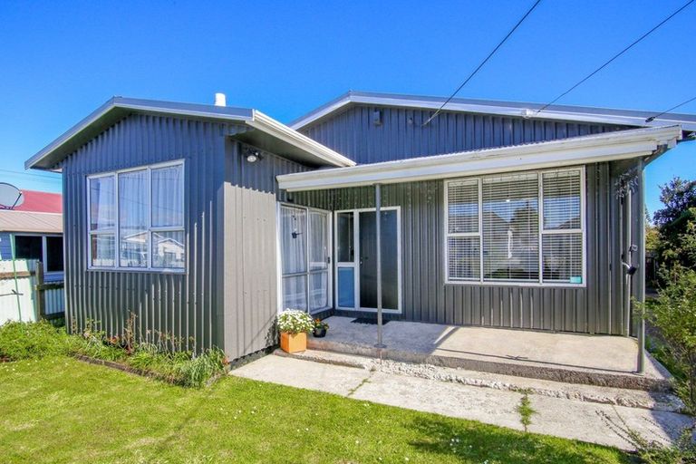 Photo of property in 80 Derby Street, Westport, 7825