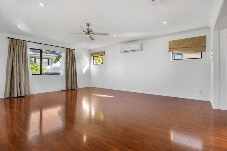 Photo of property in 103 Golf Road, New Lynn, Auckland, 0600