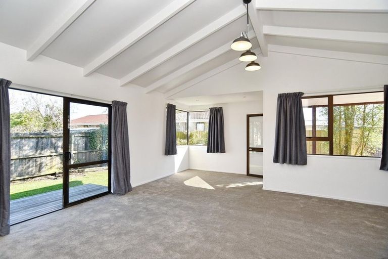Photo of property in 44 Kowhai Avenue, Rangiora, 7400