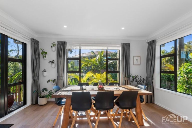 Photo of property in 13 Hobie Court, West Harbour, Auckland, 0618