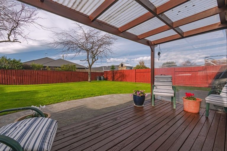 Photo of property in 37 Peppertree Glade, Kelvin Grove, Palmerston North, 4414