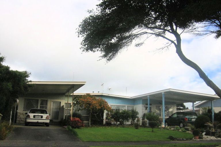 Photo of property in 6 Hollows Crescent, Takaro, Palmerston North, 4412