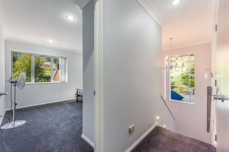 Photo of property in 5 Fantail Heights, Picton, 7220