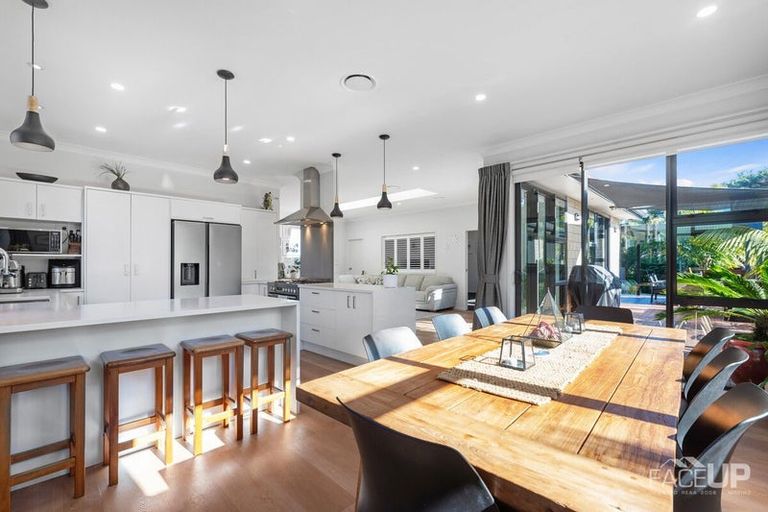 Photo of property in 13 Hobie Court, West Harbour, Auckland, 0618