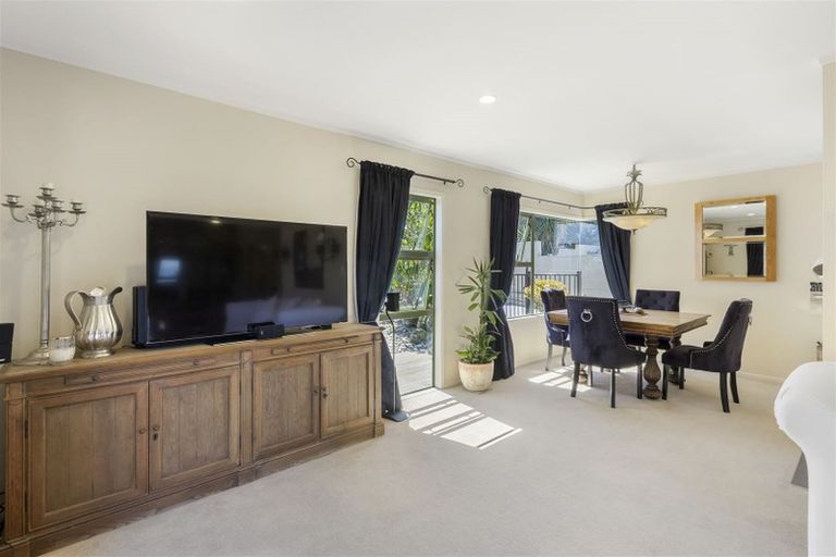 Photo of property in 1315 Whangaparaoa Road, Army Bay, Whangaparaoa, 0930