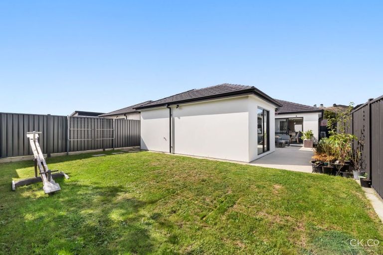 Photo of property in 38 Te Kaeaea Crescent, Wallaceville, Upper Hutt, 5018