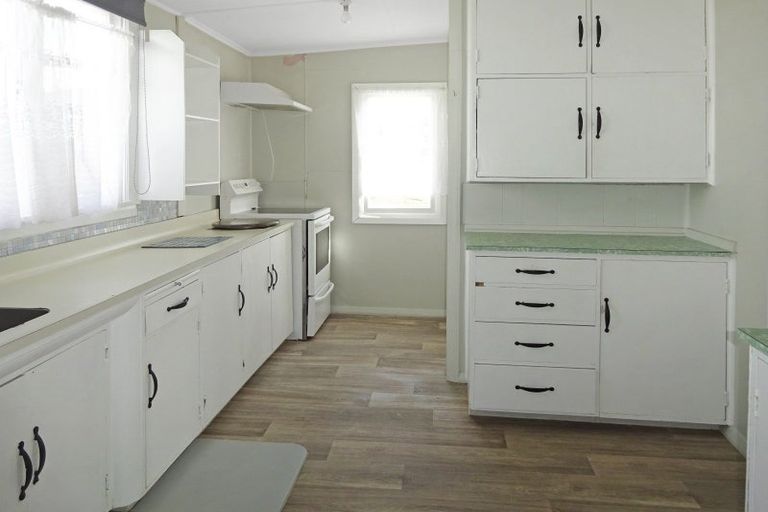 Photo of property in 46 Pratt Avenue, Foxton Beach, Foxton, 4815