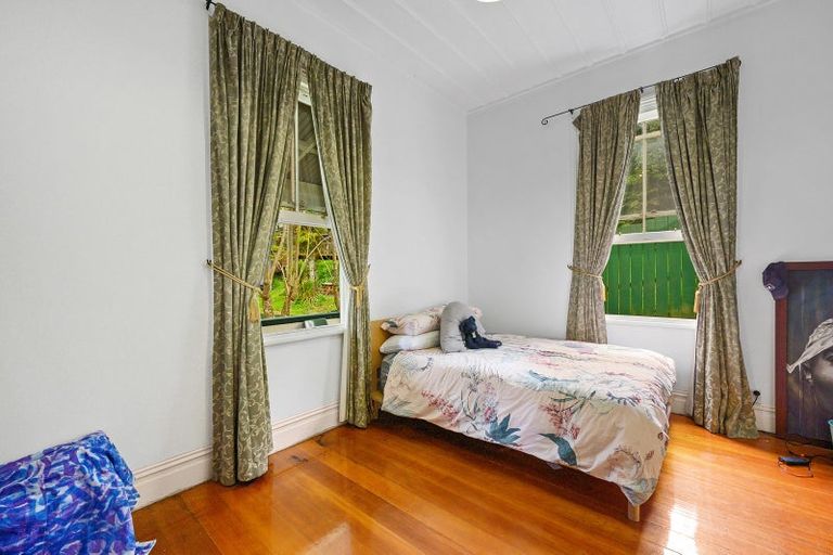 Photo of property in 10 Limmer Place, Browns Bay, Auckland, 0632