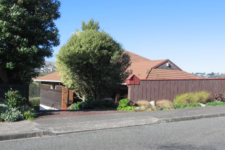 Photo of property in 11 Maywood Grove, Churton Park, Wellington, 6037