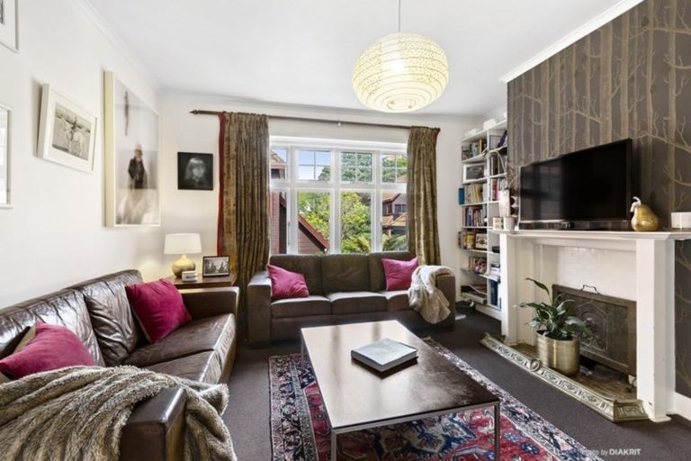 Photo of property in 14 Glen Road, Kelburn, Wellington, 6012