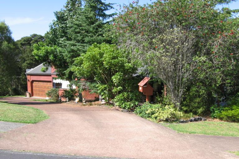 Photo of property in 6 Highwood Grove, Torbay, Auckland, 0630