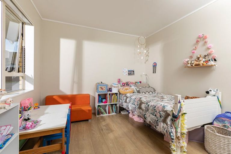 Photo of property in 12 Legacy Drive, Henderson, Auckland, 0612