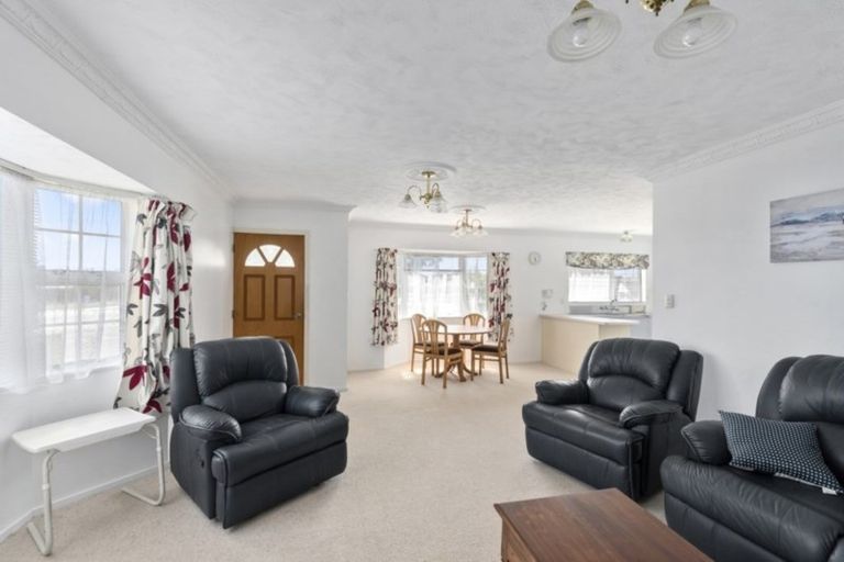 Photo of property in 570 Queen Street East, Levin, 5510