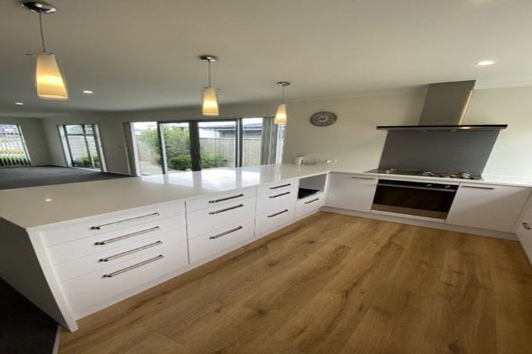 Photo of property in 9 Okataina Way, Aotea, Porirua, 5024