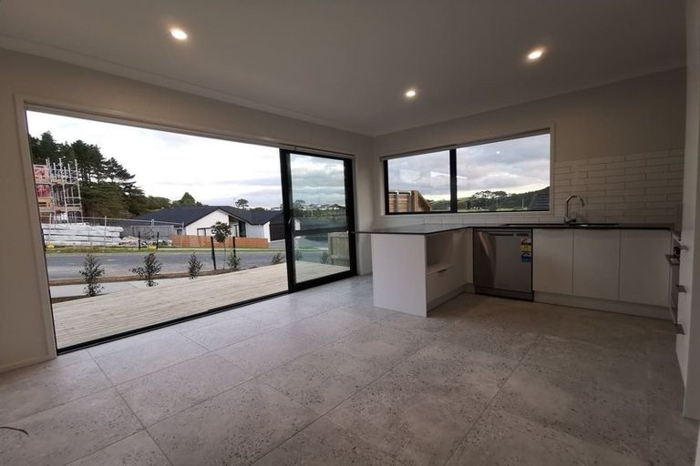 Photo of property in 13 Maraeariki Avenue, Orewa, 0931