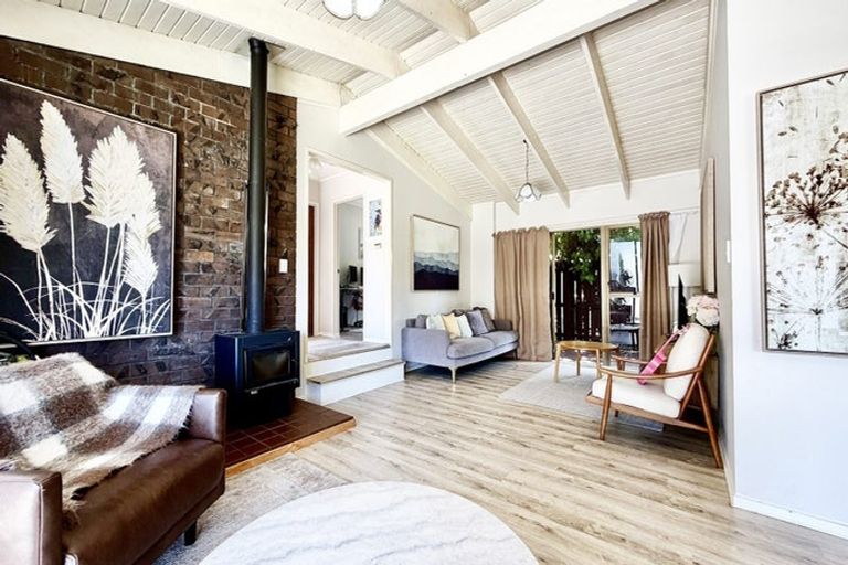 Photo of property in 5 Holyoake Place, Chatswood, Auckland, 0626