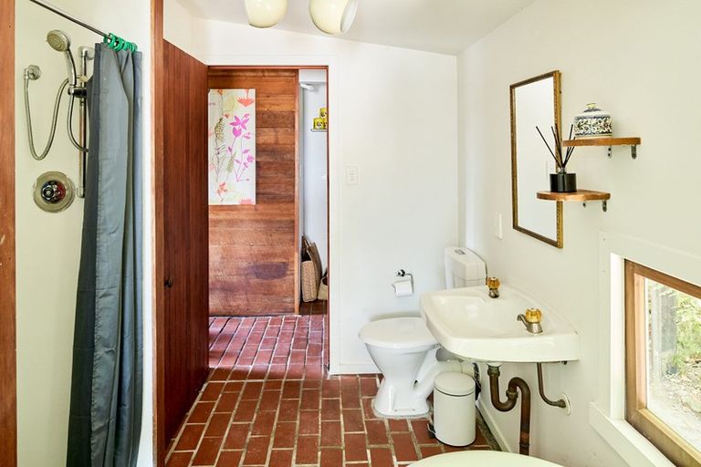 Photo of property in 65 Howard Road, Point Howard, Lower Hutt, 5013