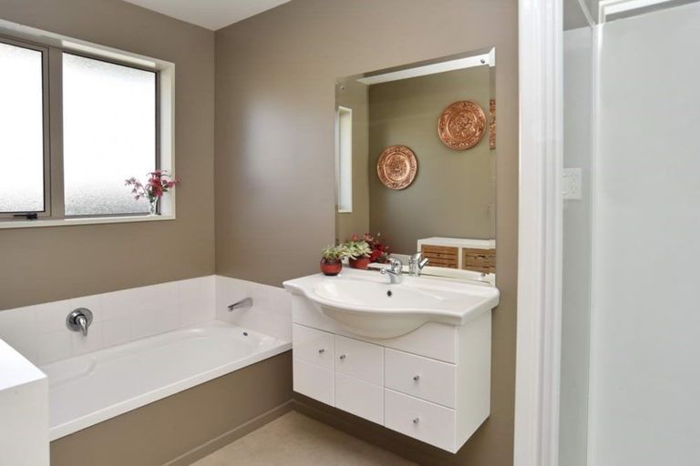 Photo of property in 40 Richill Street, Belfast, Christchurch, 8051