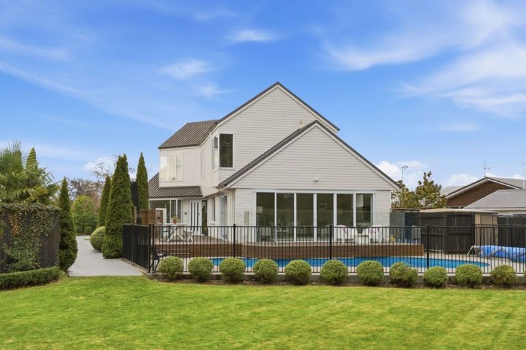 Photo of property in 481 Avonhead Road, Avonhead, Christchurch, 8042