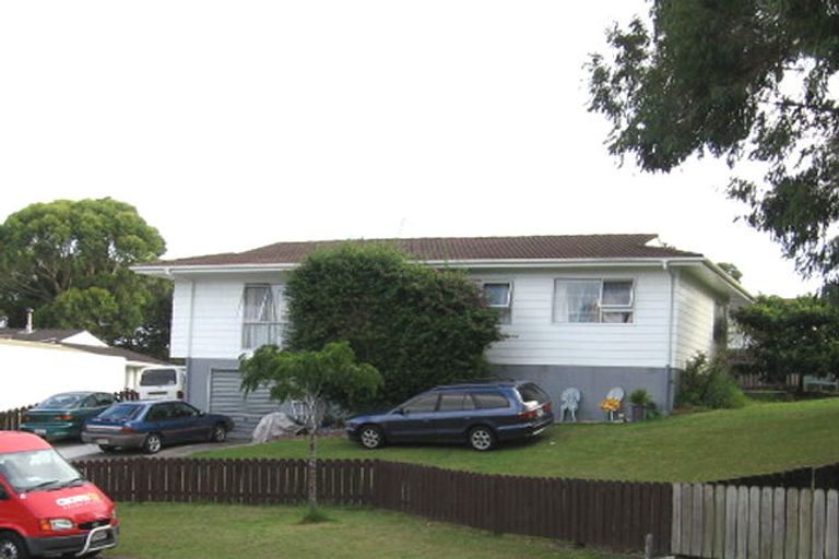 Photo of property in 19 Backhurst Grove, Massey, Auckland, 0614