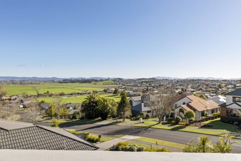 Photo of property in 17 Greenfield Drive, Western Heights, Hamilton, 3200