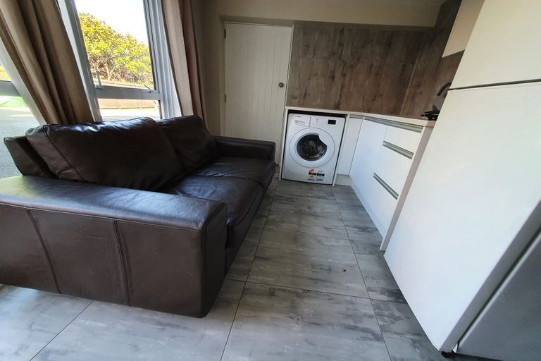 Photo of property in 128 Grafton Road, Grafton, Auckland, 1010