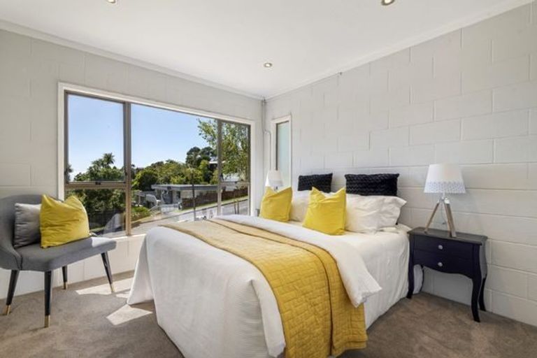 Photo of property in 9 Malters Place, Browns Bay, Auckland, 0630