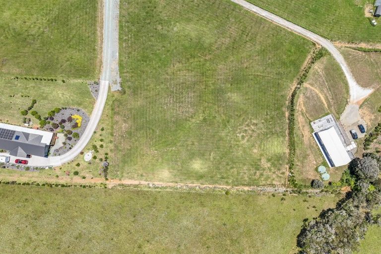 Photo of property in 6 Frazer Place, Coopers Beach, 0420