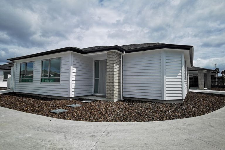 Photo of property in 25b Lillian Place, Orewa, 0931