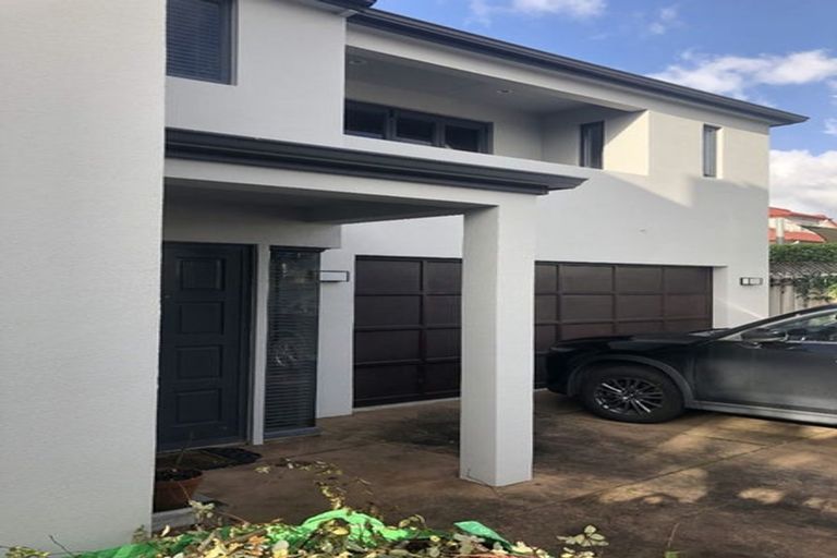 Photo of property in 79 Mt Lebanon Crescent, The Gardens, Auckland, 2105