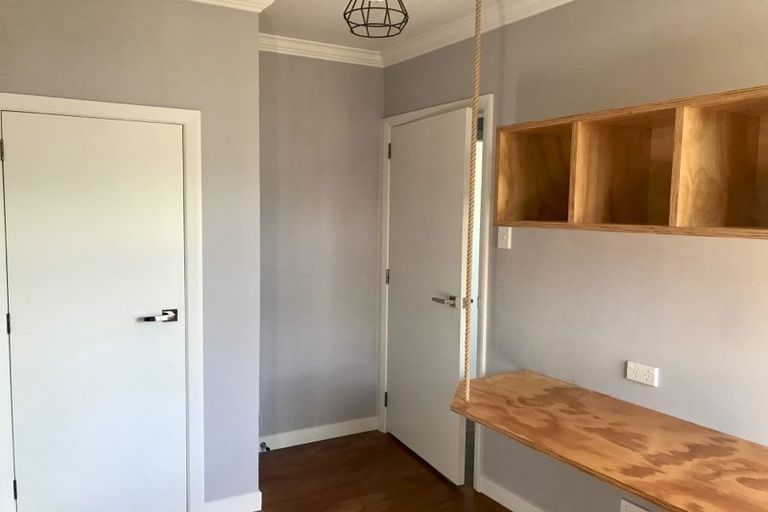 Photo of property in 5 Fitzroy Road, Fitzroy, New Plymouth, 4312