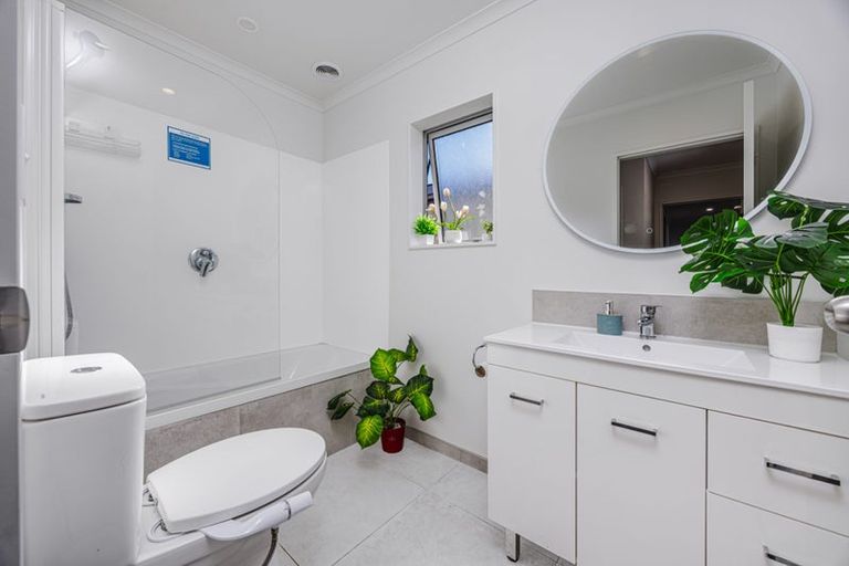 Photo of property in 35 Harore Road, Takanini, 2112