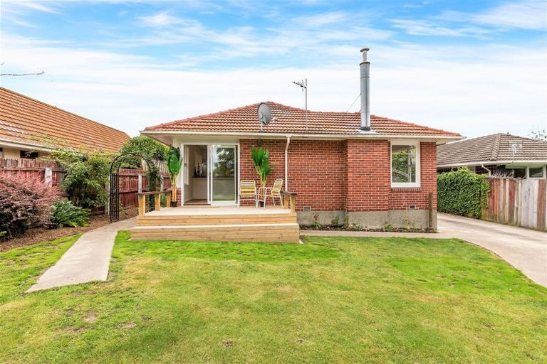 Photo of property in 72 Cutts Road, Russley, Christchurch, 8042