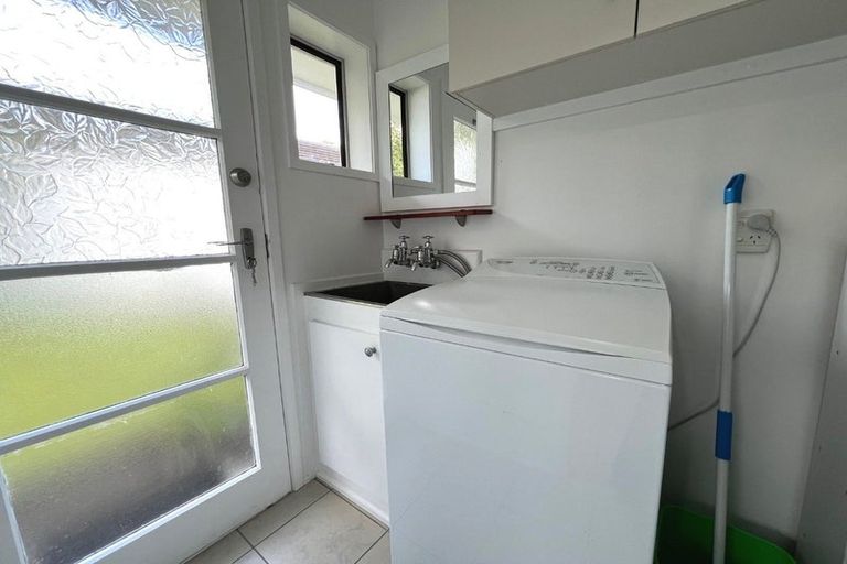 Photo of property in 1/18 Simon Ellice Drive, Bayview, Auckland, 0629