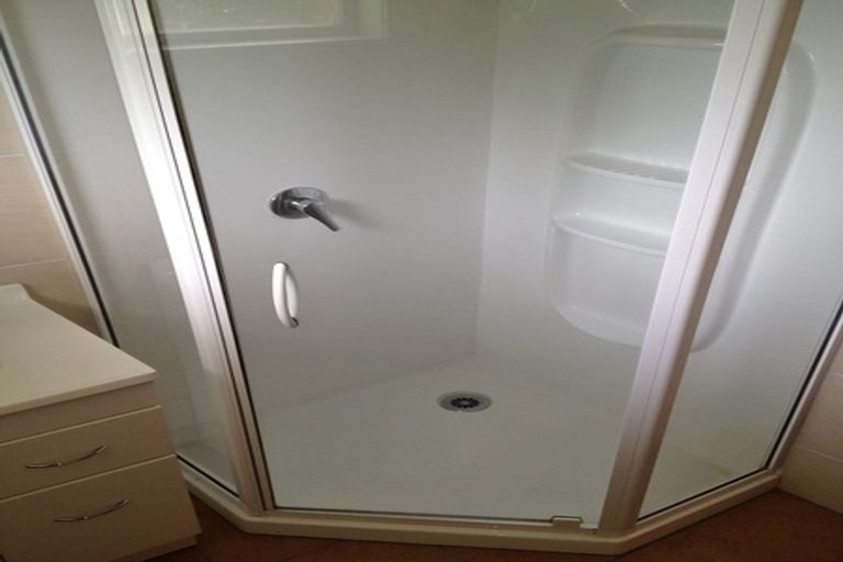 Photo of property in 2/78 Chivalry Road, Glenfield, Auckland, 0629