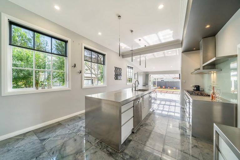 Photo of property in 89 Waterloo Road, Hutt Central, Lower Hutt, 5010