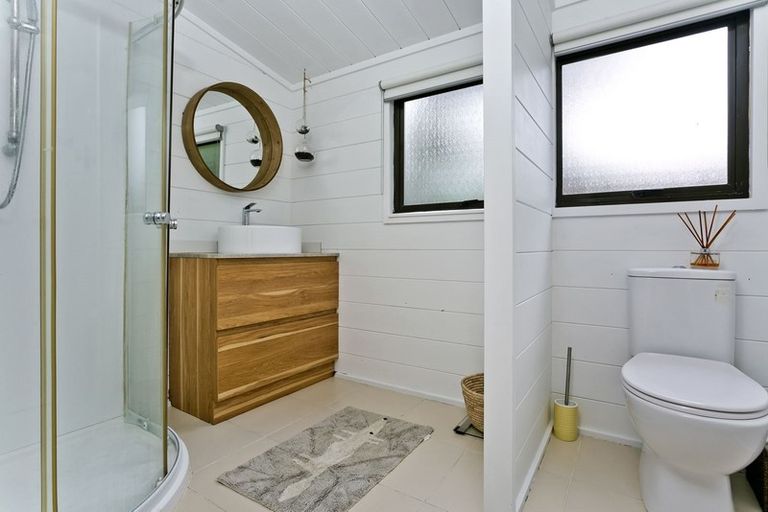 Photo of property in 79 Caribbean Drive, Unsworth Heights, Auckland, 0632