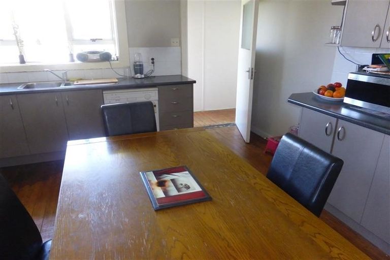 Photo of property in 27 Liverton Crescent, Bishopdale, Christchurch, 8053