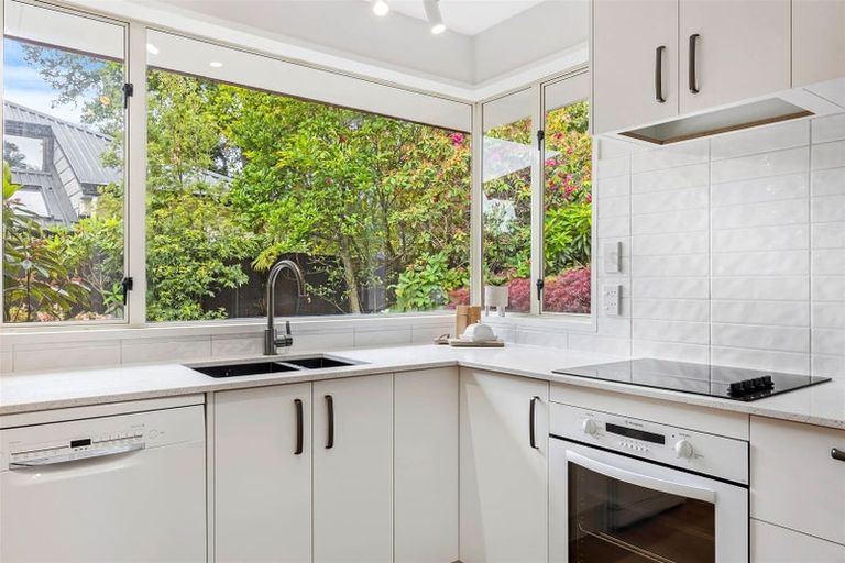 Photo of property in 155 Cashmere Road, Hoon Hay, Christchurch, 8025