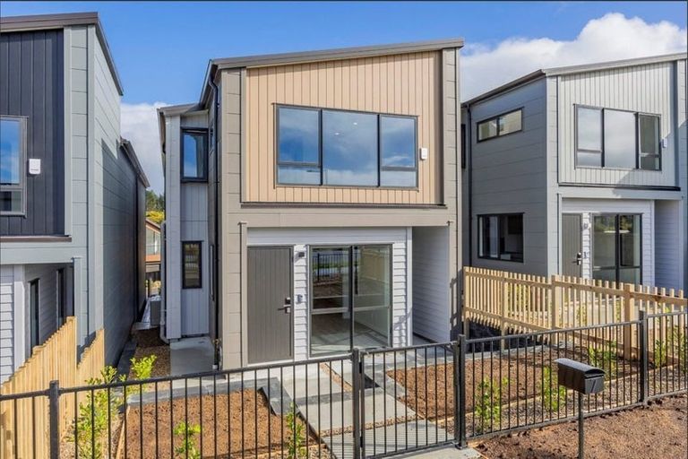 Photo of property in 7 Kikorangi Drive, Wainui, 0992